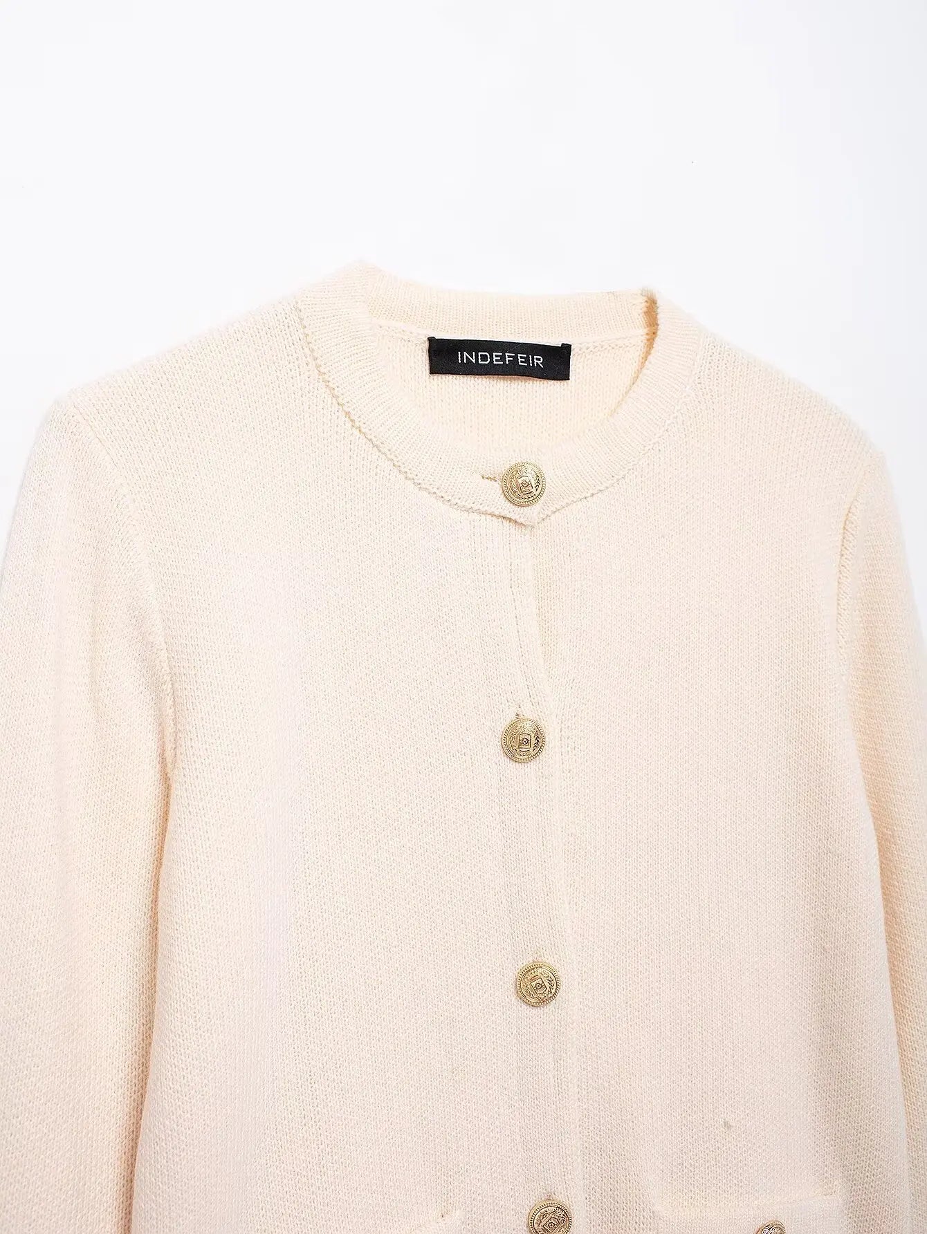 Women's Winter Slim Short Knitted Cardigan Jacket Retro Round Neck Gold Breasted Decoration Elegant Women's Casual Jacket
