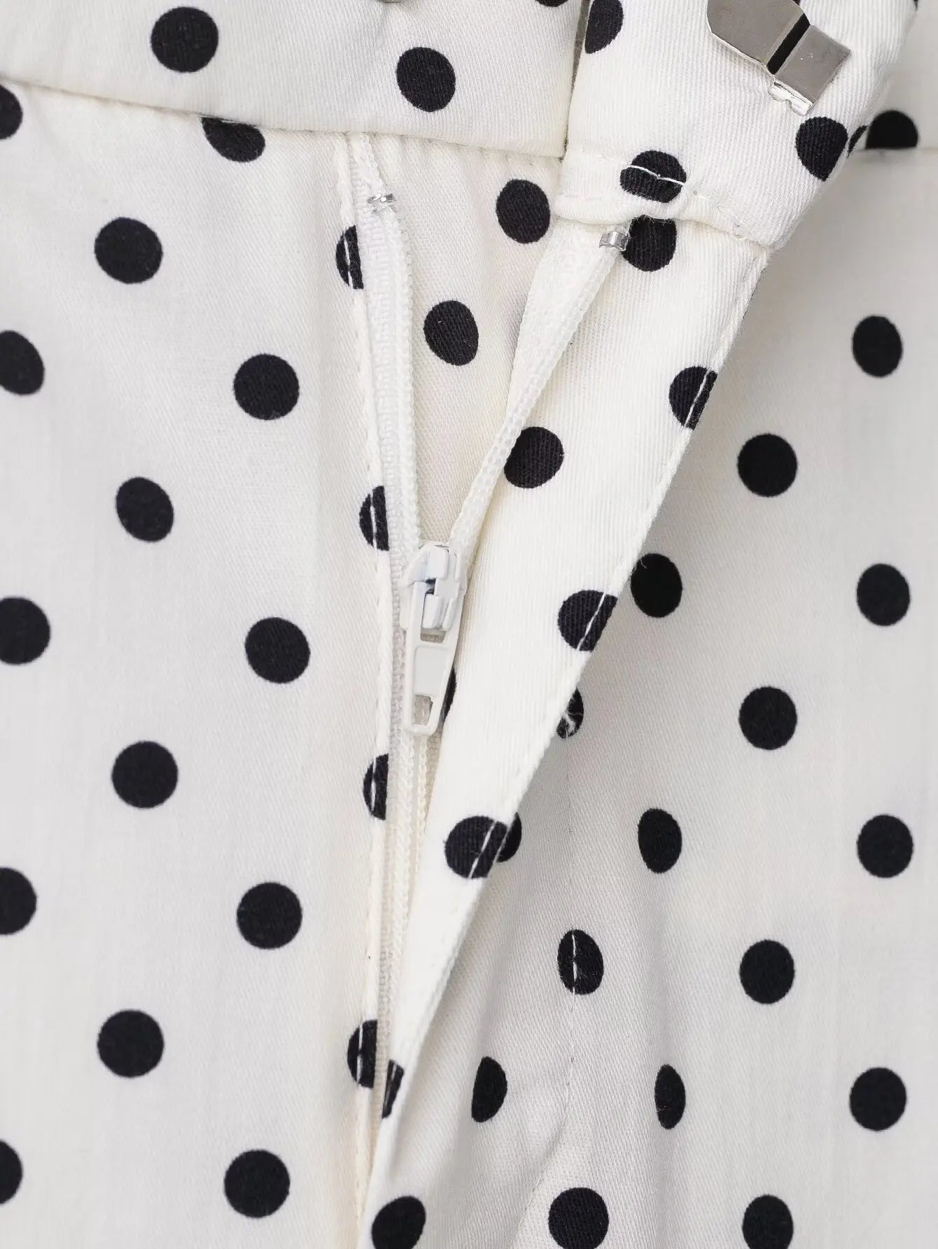 Woman Autumn Long Sleeves Turtleneck Zipper With Pockets Drawstring Casual Coats Women Fashion Polka Dot Printed Jacket