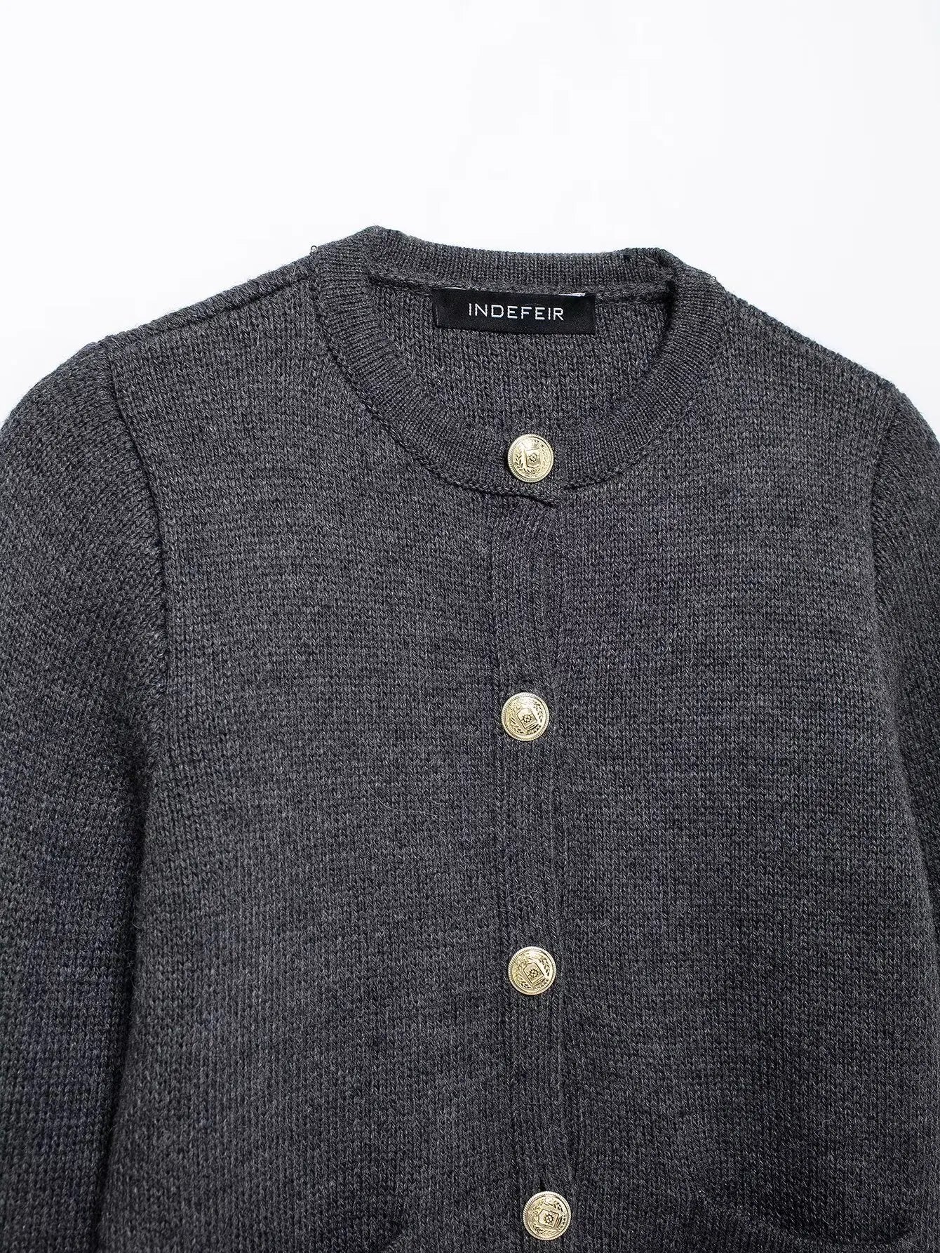 Women's Winter Slim Short Knitted Cardigan Jacket Retro Round Neck Gold Breasted Decoration Elegant Women's Casual Jacket