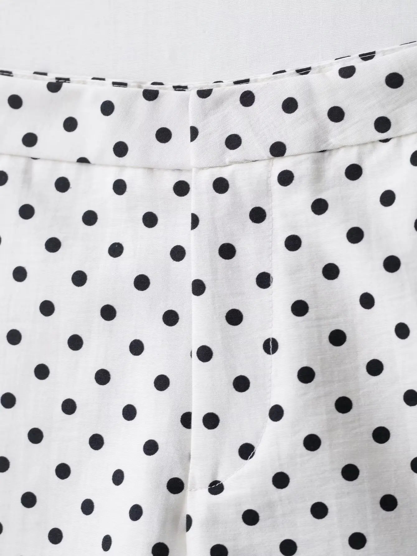Woman Autumn Long Sleeves Turtleneck Zipper With Pockets Drawstring Casual Coats Women Fashion Polka Dot Printed Jacket