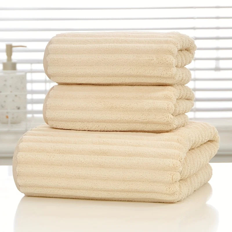 A set of two towels   one bath towel super soft, absorbent and odorless towels, essential as a bath towel in hotels, homes and g