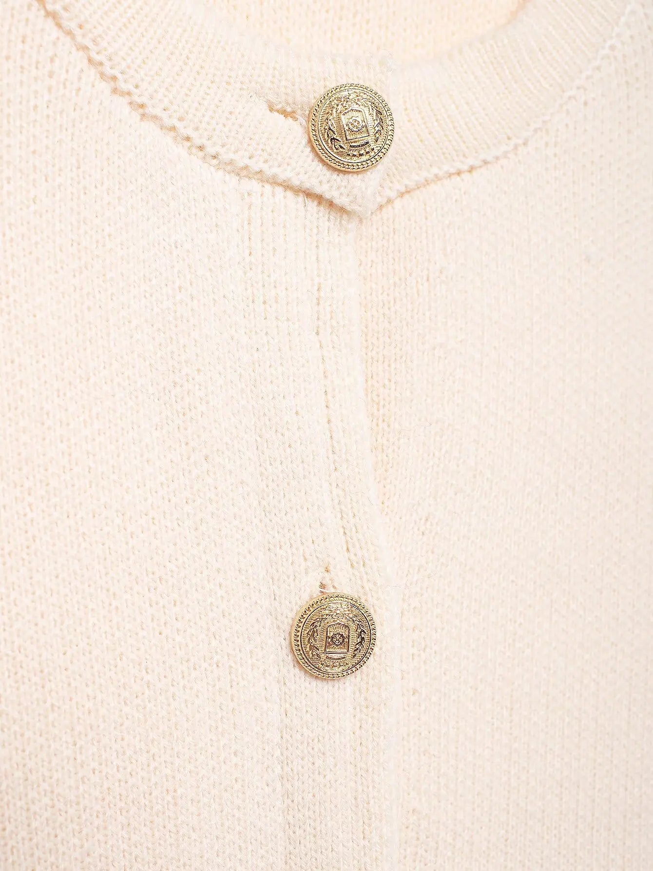 Women's Winter Slim Short Knitted Cardigan Jacket Retro Round Neck Gold Breasted Decoration Elegant Women's Casual Jacket