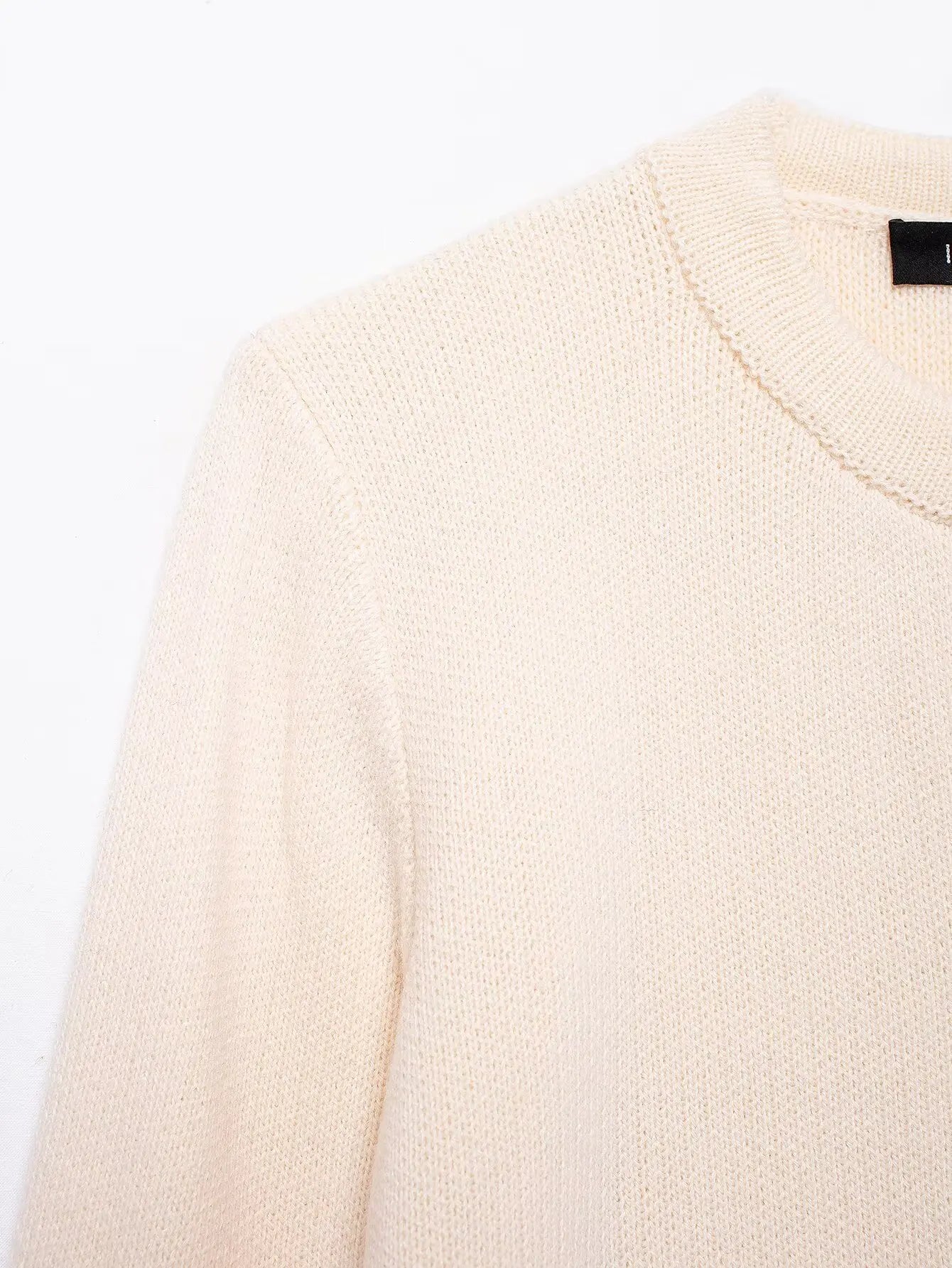 Women's Winter Slim Short Knitted Cardigan Jacket Retro Round Neck Gold Breasted Decoration Elegant Women's Casual Jacket